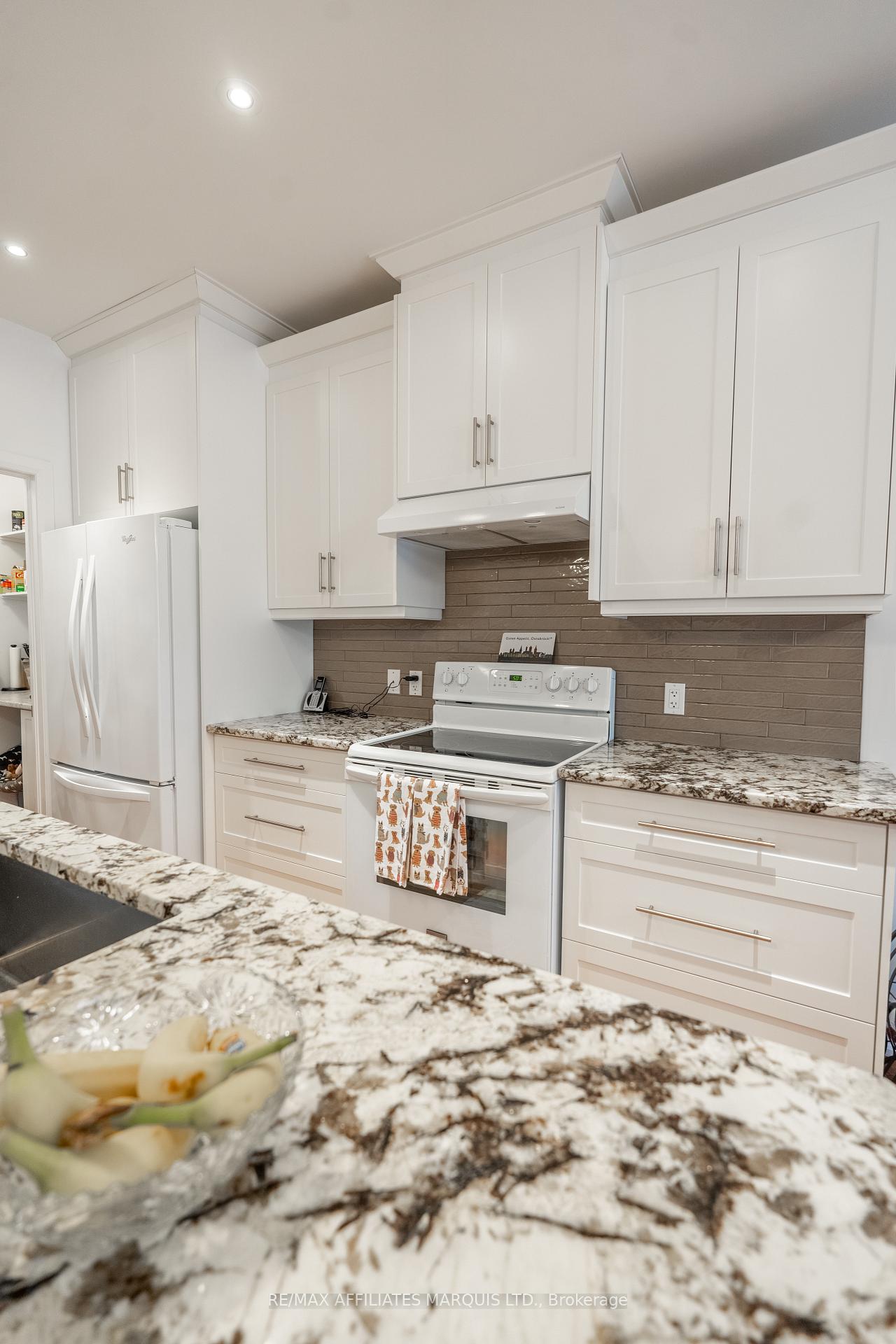 Photo 8 of 124 Emily Jade Crescent, Cornwall — HOMEH