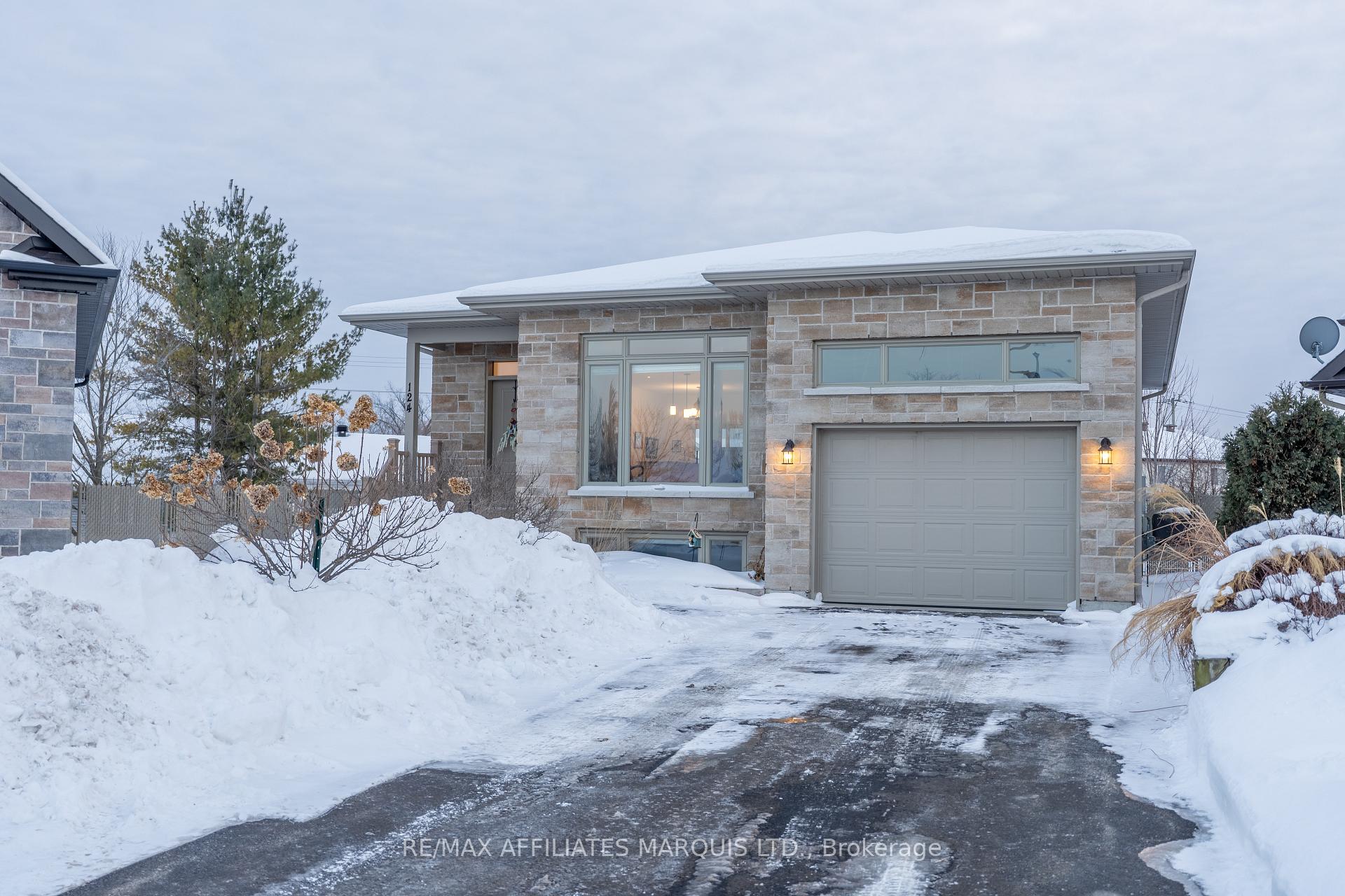 Photo 28 of 124 Emily Jade Crescent, Cornwall — HOMEH