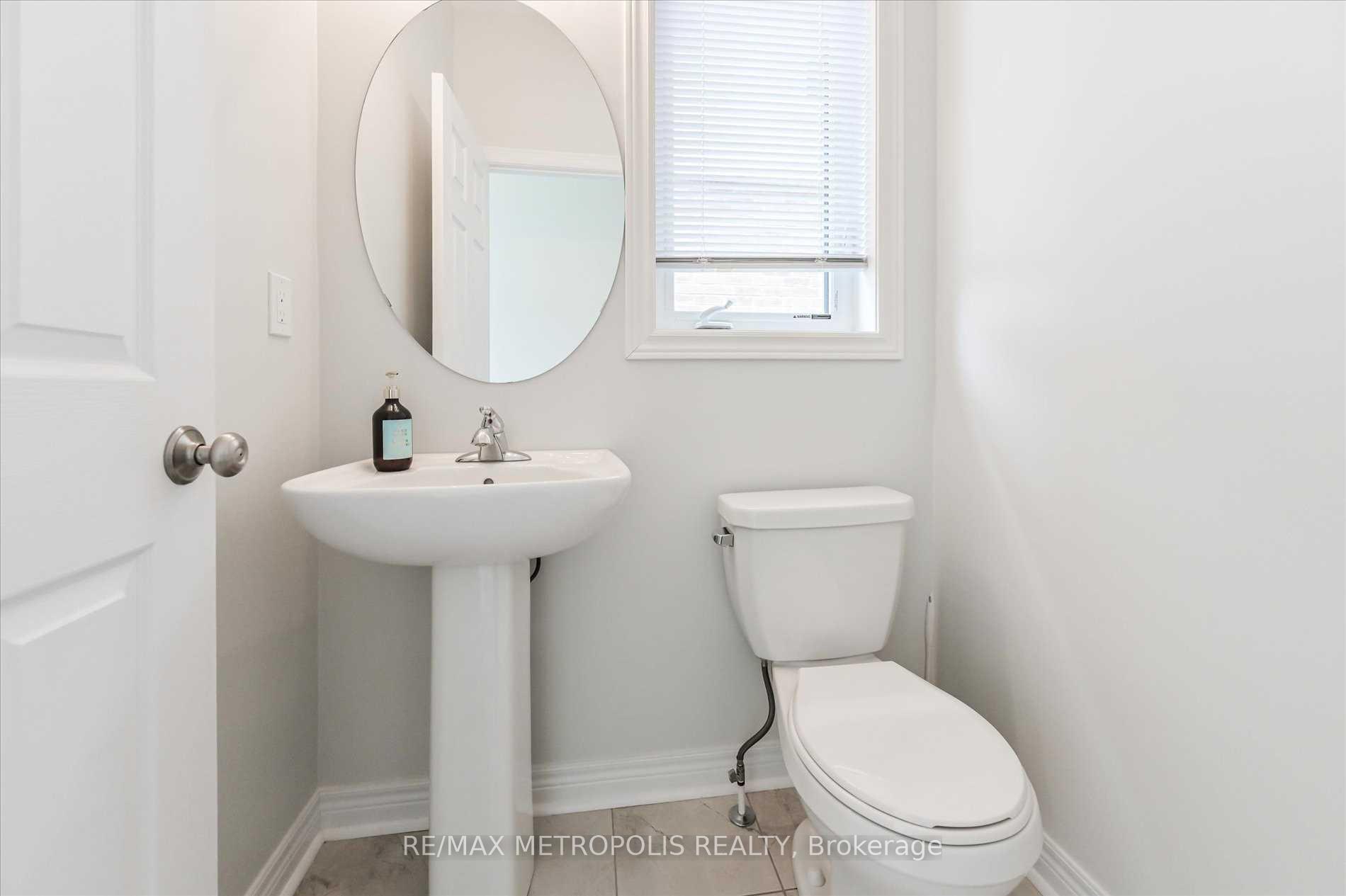 Photo 10 of 41 Hartley Avenue, Brant, Paris — HOMEH