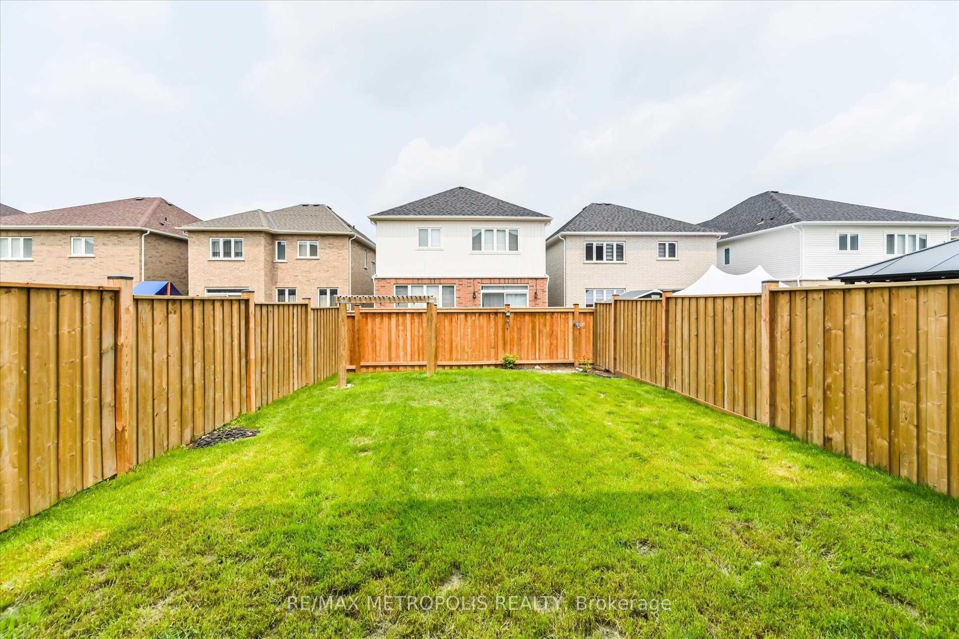 Photo 25 of 41 Hartley Avenue, Brant, Paris — HOMEH
