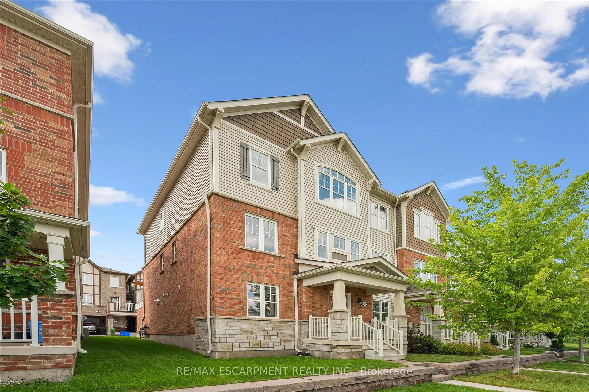 Photo 1 of Unit 80, 22 Spring Creek Drive, Hamilton, Waterdown — HOMEH