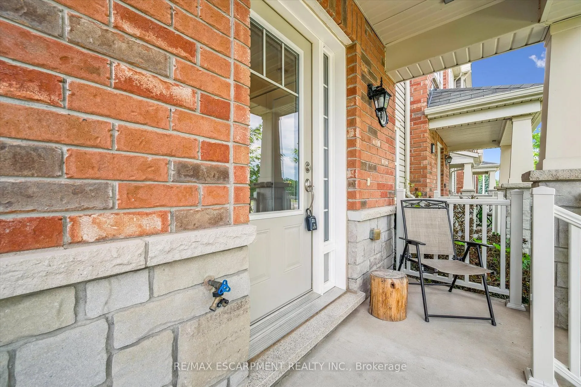 Photo 3 of Unit 80, 22 Spring Creek Drive, Hamilton, Waterdown — HOMEH