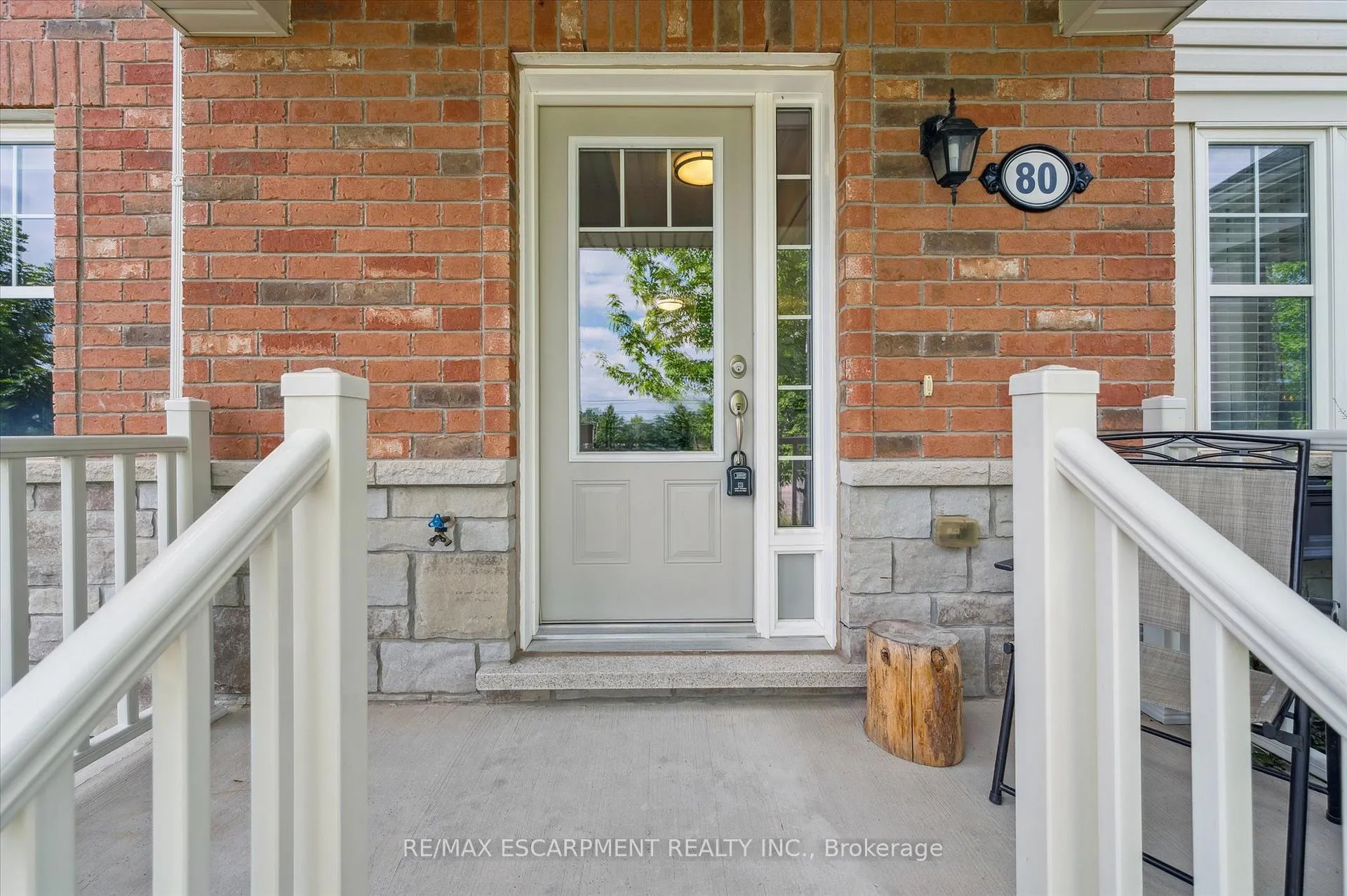 Photo 4 of Unit 80, 22 Spring Creek Drive, Hamilton, Waterdown — HOMEH