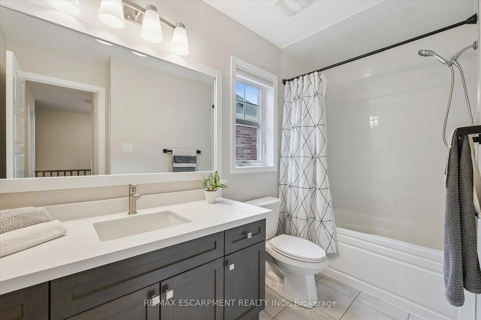 Photo 33 of Unit 80, 22 Spring Creek Drive, Hamilton, Waterdown — HOMEH