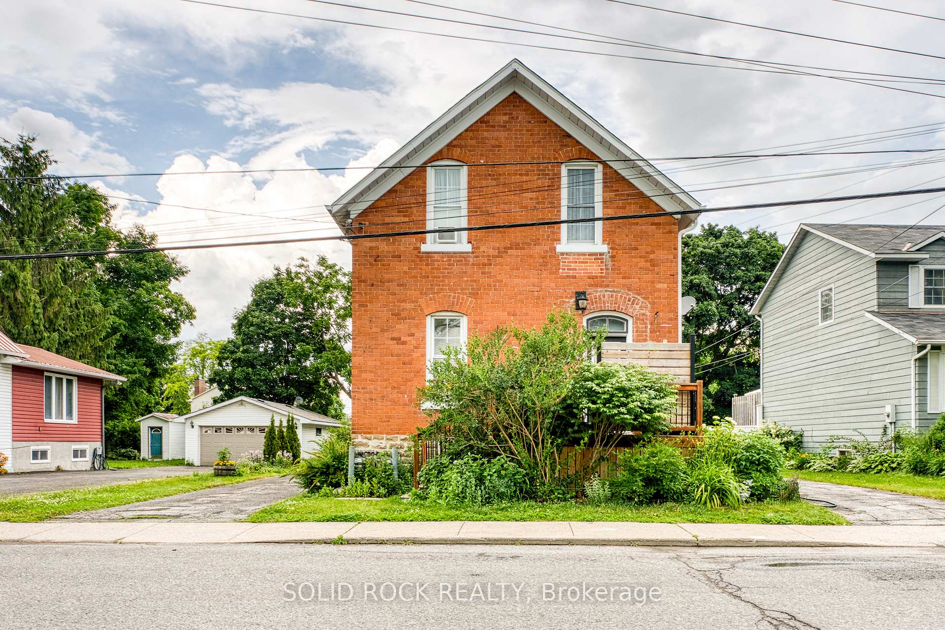 Front of 33A and 33B Napoleon Street