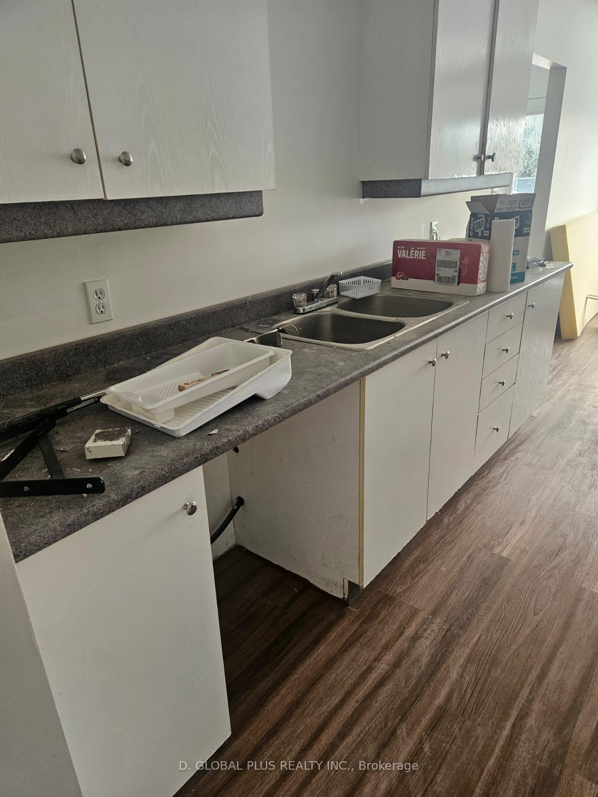 Photo 15 of 127 Eleventh Street E, Cornwall — HOMEH