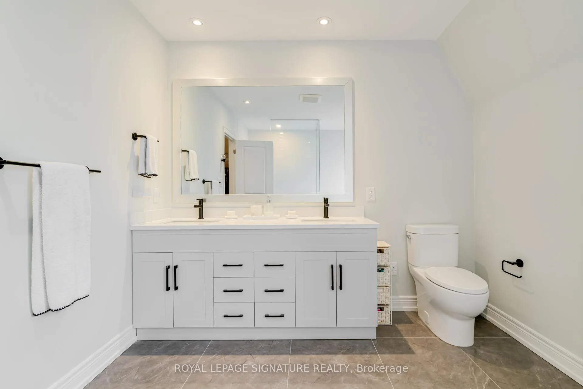 Photo 22 of 55 Ruby Lang Lane, Etobicoke, Mimico — HOMEH