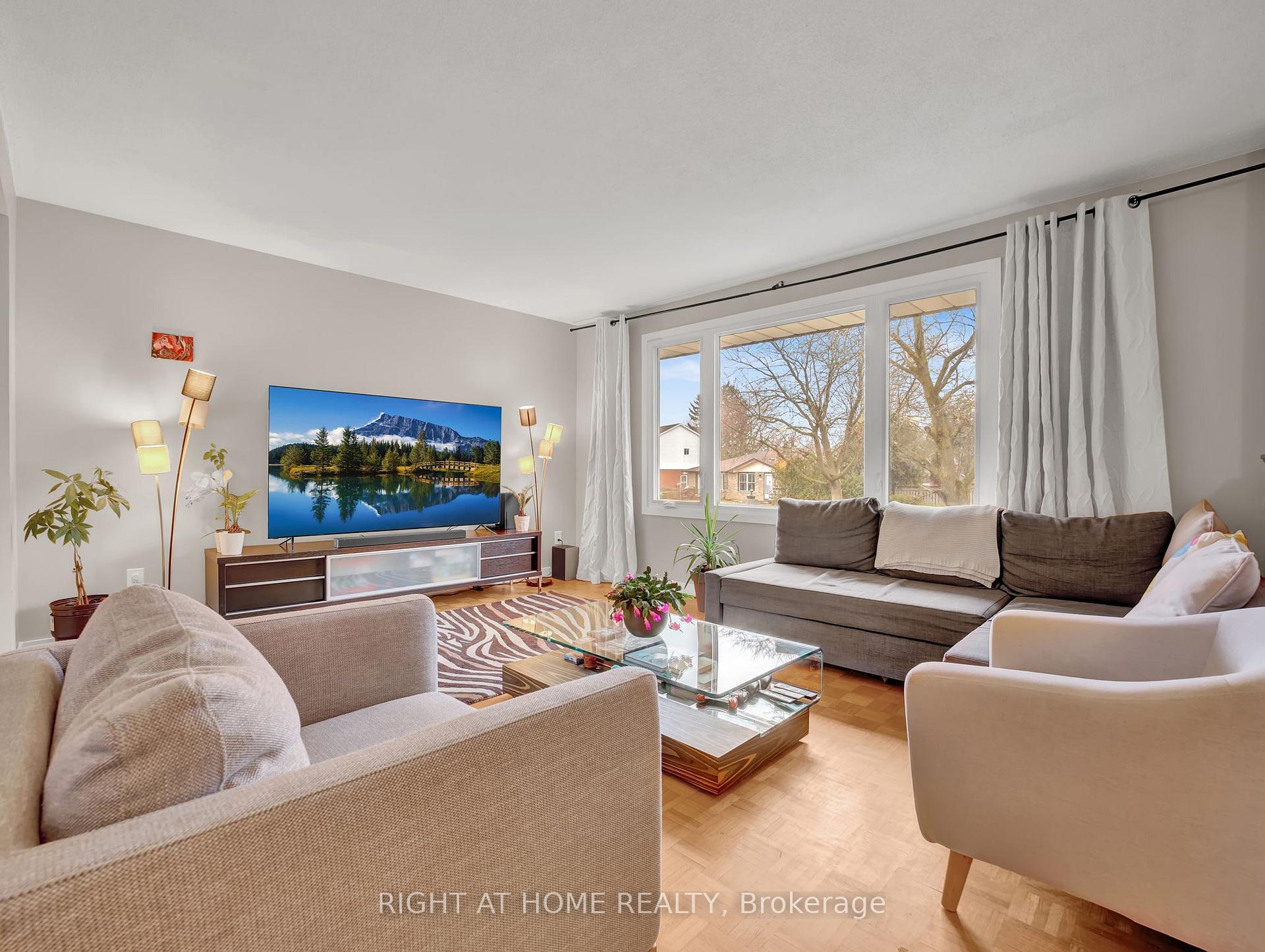Photo 6 of 2 Chartwell Cres, Guelph, Dovercliffe Park/Old University — HOMEH