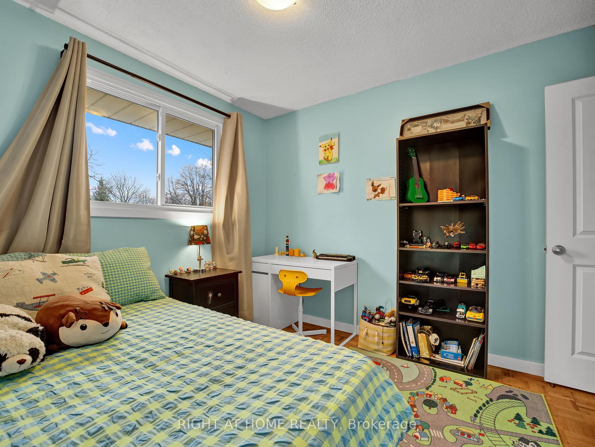Photo 19 of 2 Chartwell Cres, Guelph, Dovercliffe Park/Old University — HOMEH