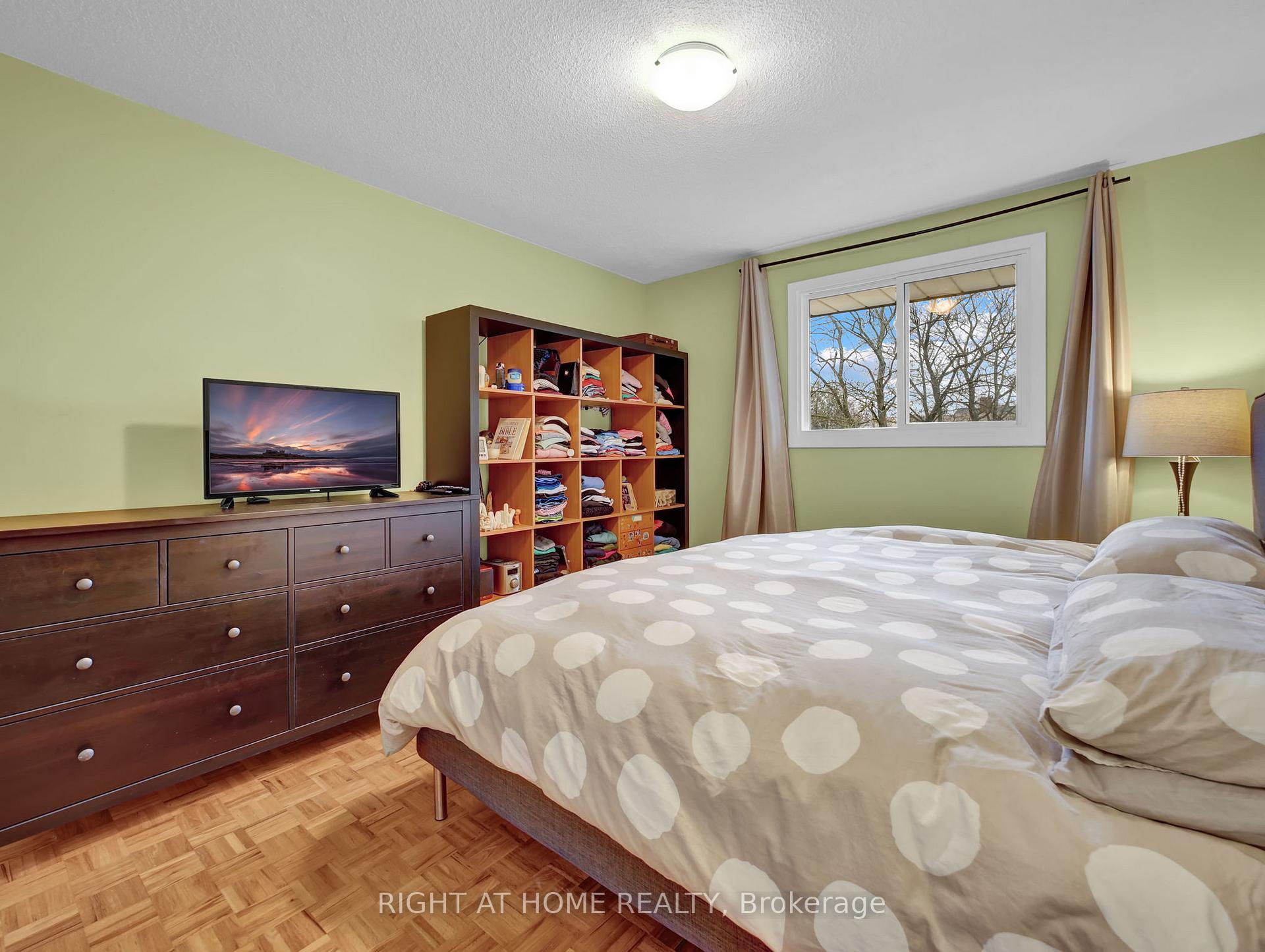 Photo 22 of 2 Chartwell Cres, Guelph, Dovercliffe Park/Old University — HOMEH