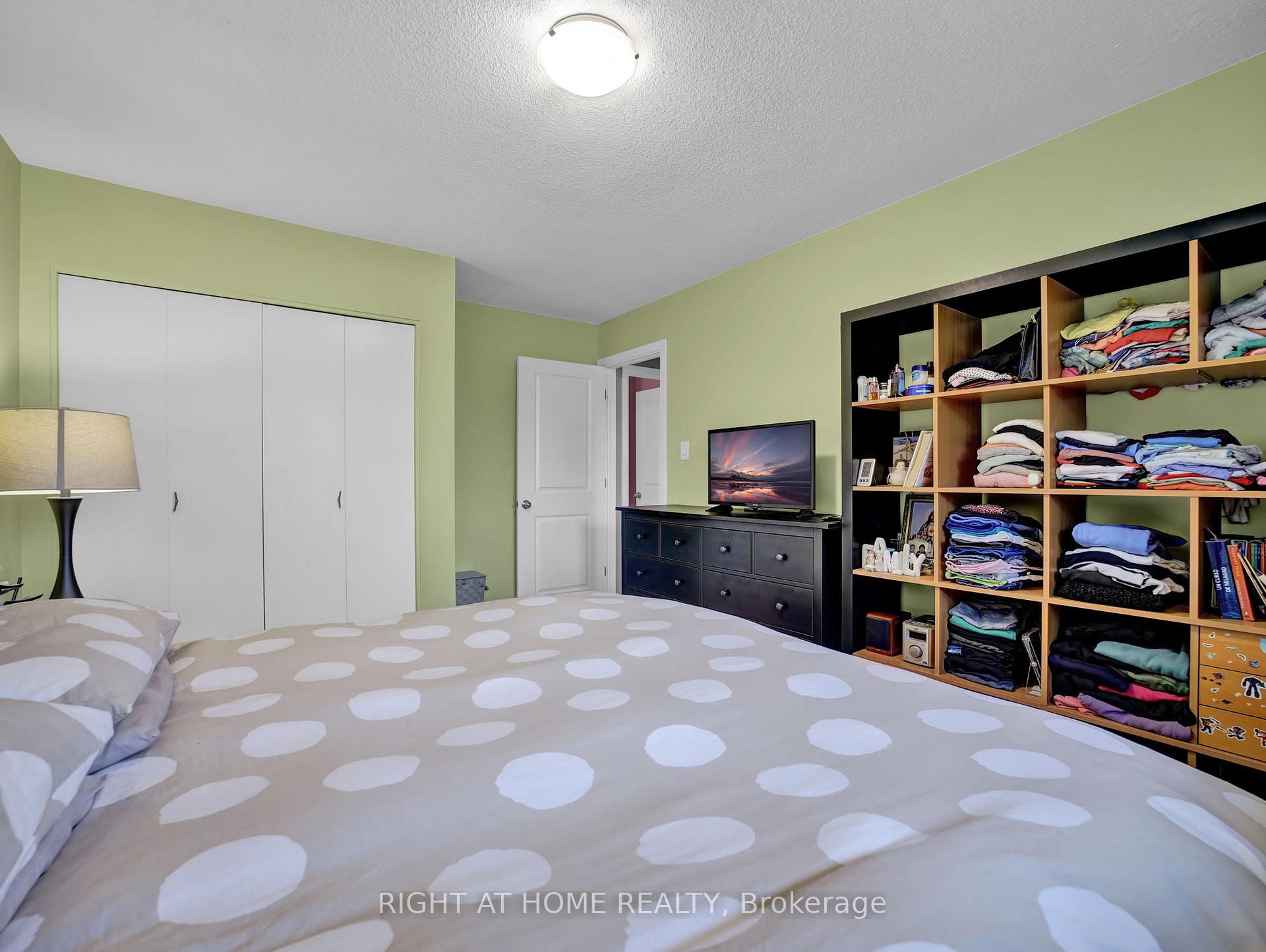 Photo 23 of 2 Chartwell Cres, Guelph, Dovercliffe Park/Old University — HOMEH