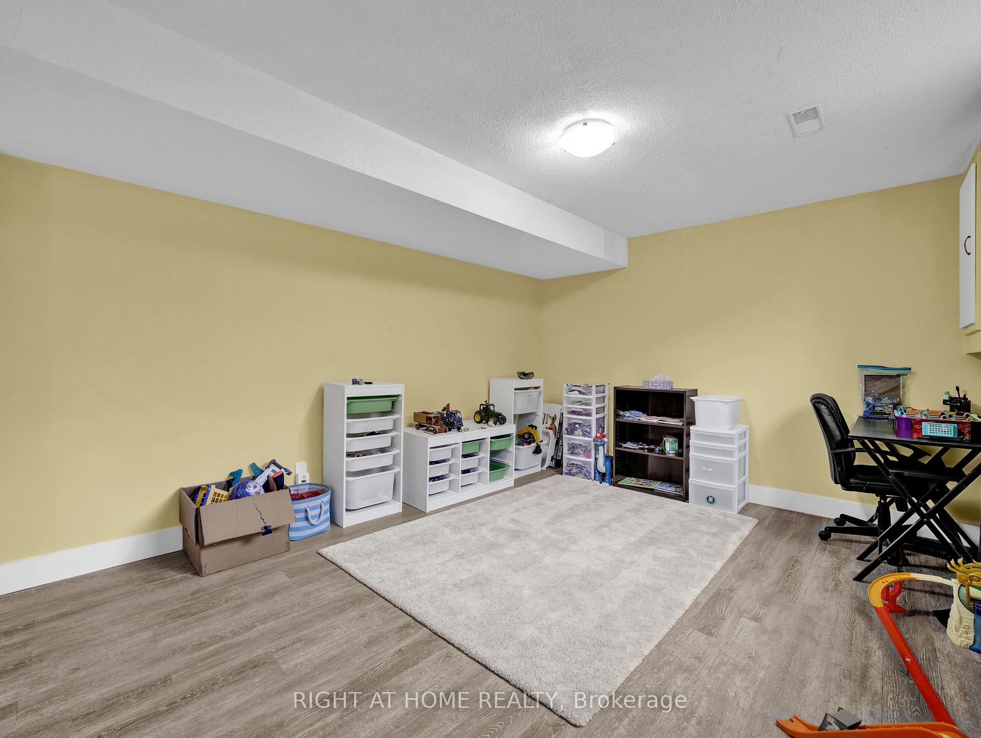 Photo 29 of 2 Chartwell Cres, Guelph, Dovercliffe Park/Old University — HOMEH