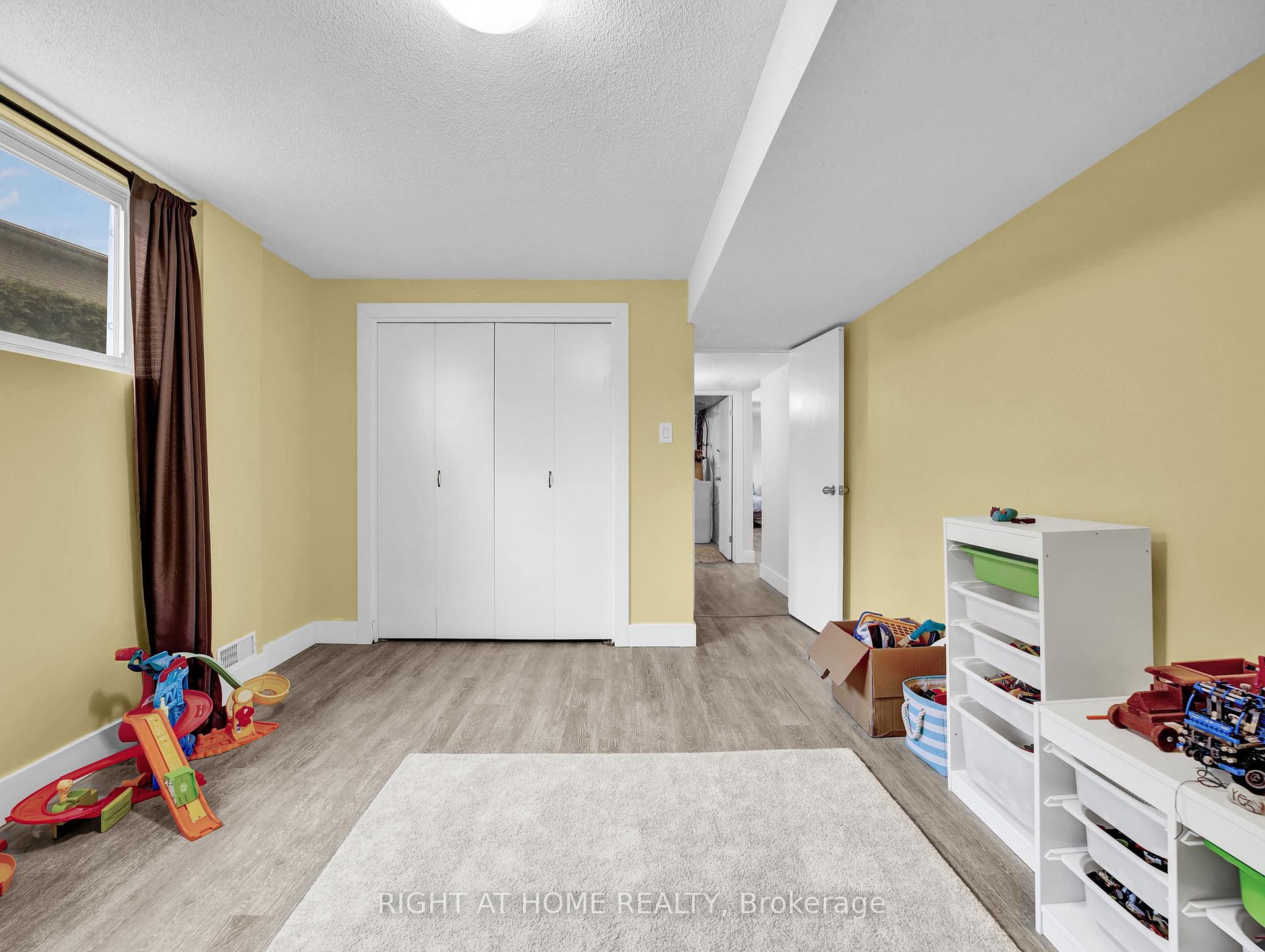 Photo 30 of 2 Chartwell Cres, Guelph, Dovercliffe Park/Old University — HOMEH