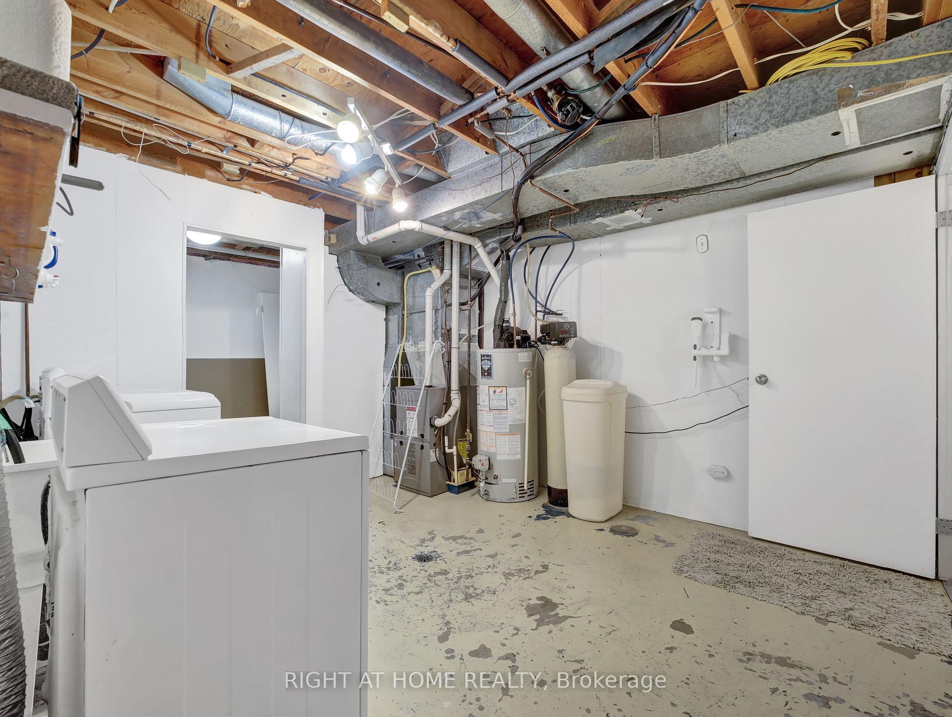 Photo 33 of 2 Chartwell Cres, Guelph, Dovercliffe Park/Old University — HOMEH