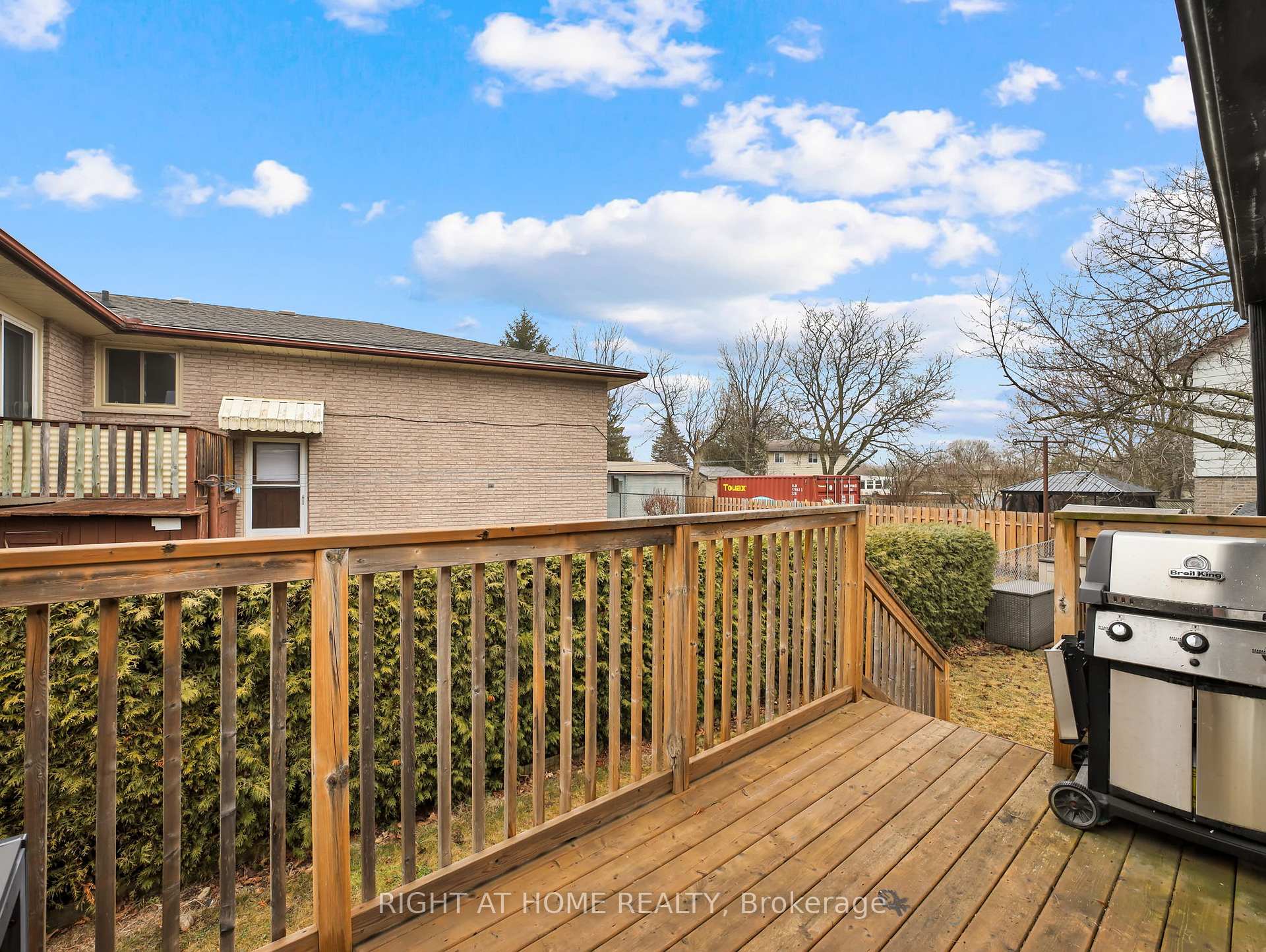 Photo 34 of 2 Chartwell Cres, Guelph, Dovercliffe Park/Old University — HOMEH