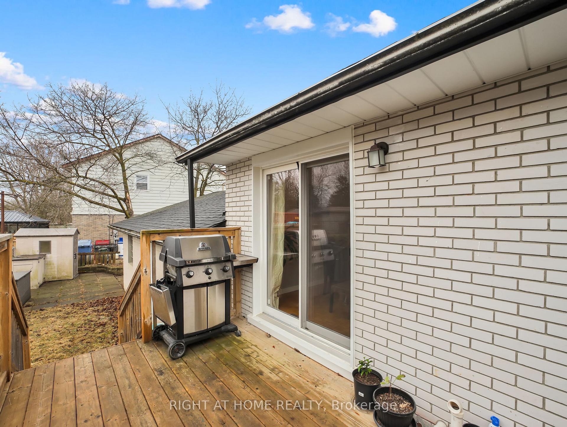 Photo 36 of 2 Chartwell Cres, Guelph, Dovercliffe Park/Old University — HOMEH