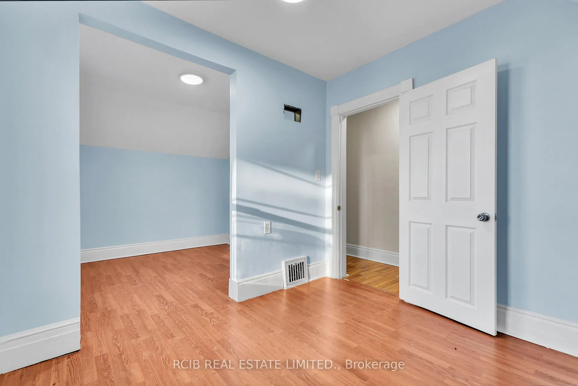 Photo 10 of 224 Burlington Street E, Hamilton, North End — HOMEH