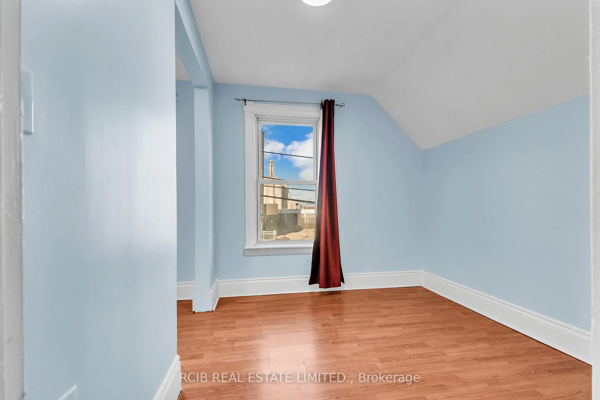 Photo 15 of 224 Burlington Street E, Hamilton, North End — HOMEH