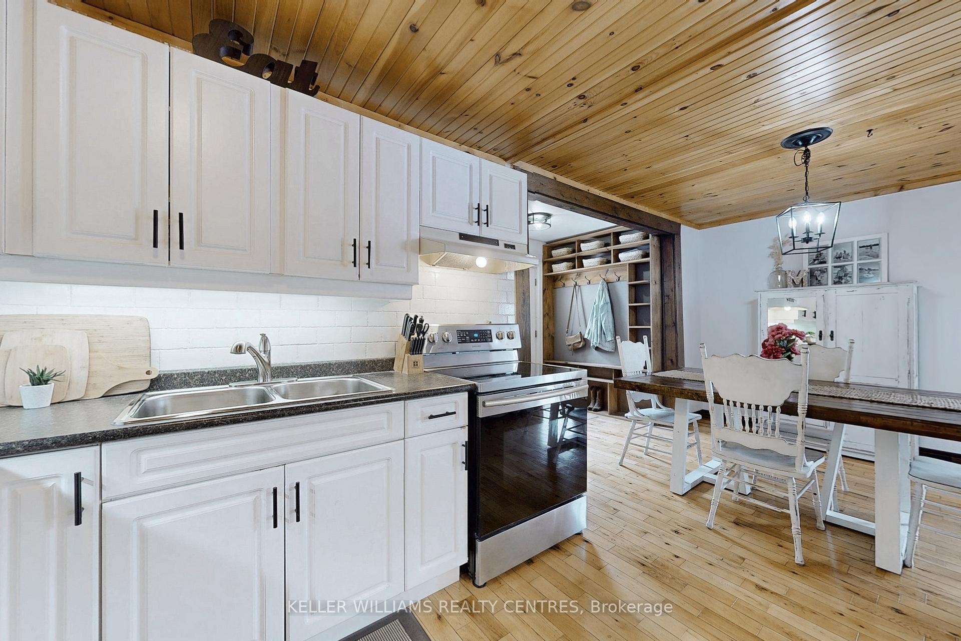 Photo 10 of 286 Rayners Road, Georgina, Historic Lakeshore Communities — HOMEH