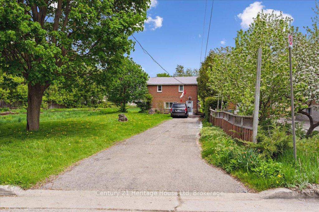 Photo 3 of 2 Johnston Street, Guelph, St. Patrick's Ward — HOMEH