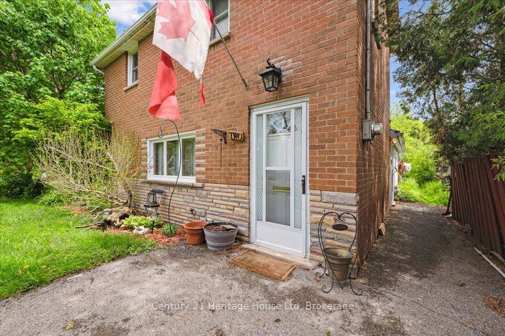 Photo 4 of 2 Johnston Street, Guelph, St. Patrick's Ward — HOMEH