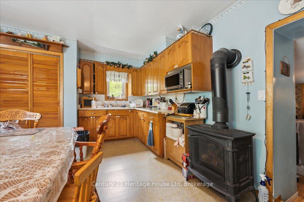 Photo 11 of 2 Johnston Street, Guelph, St. Patrick's Ward — HOMEH