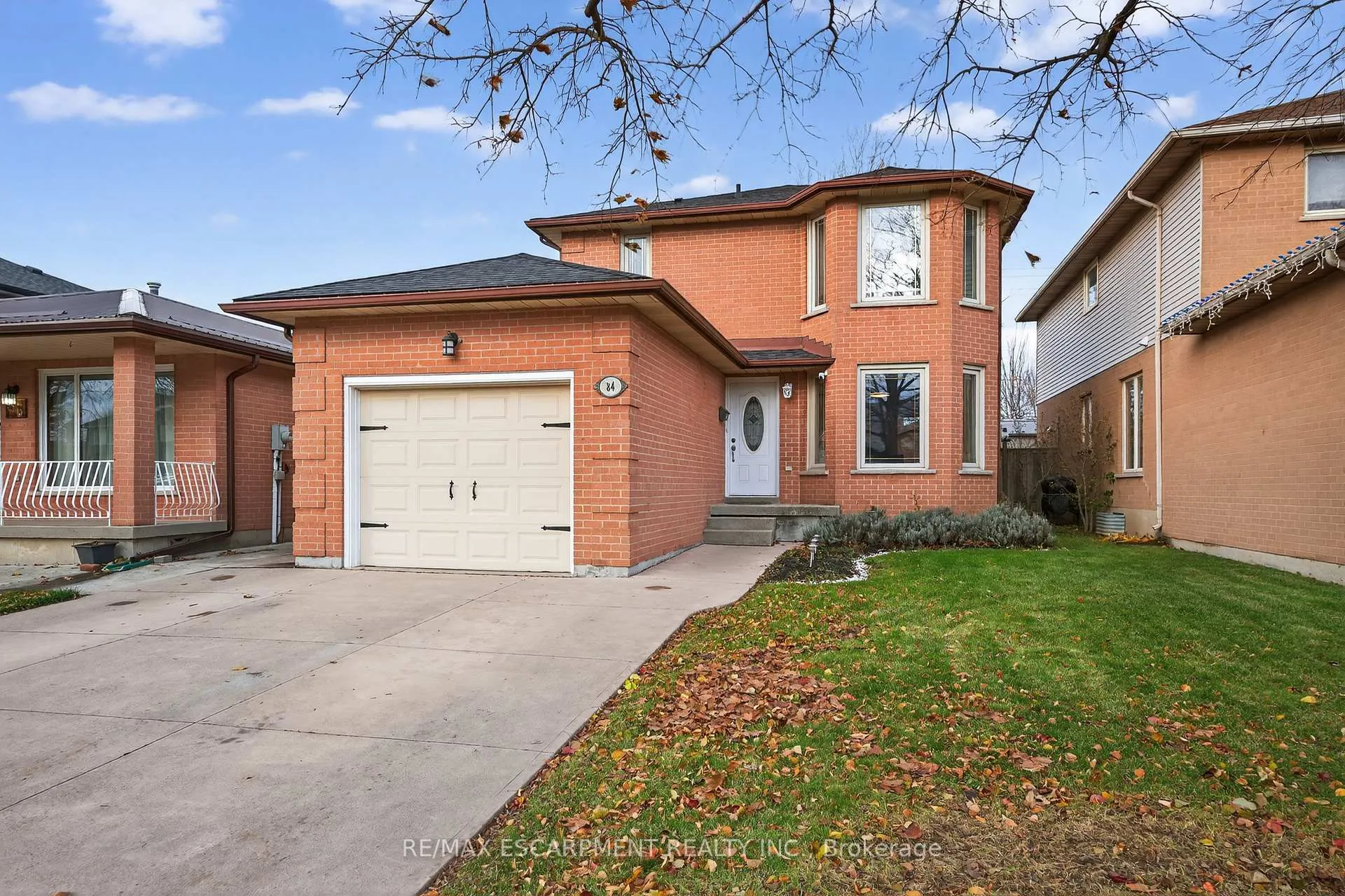 Photo 3 of 84 Branthaven Drive, Hamilton, Stoney Creek Mountain — HOMEH
