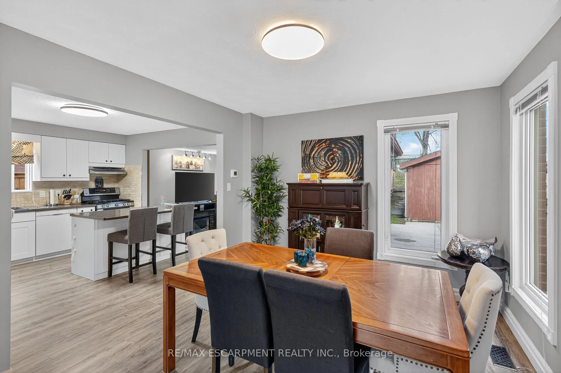 Photo 11 of 84 Branthaven Drive, Hamilton, Stoney Creek Mountain — HOMEH