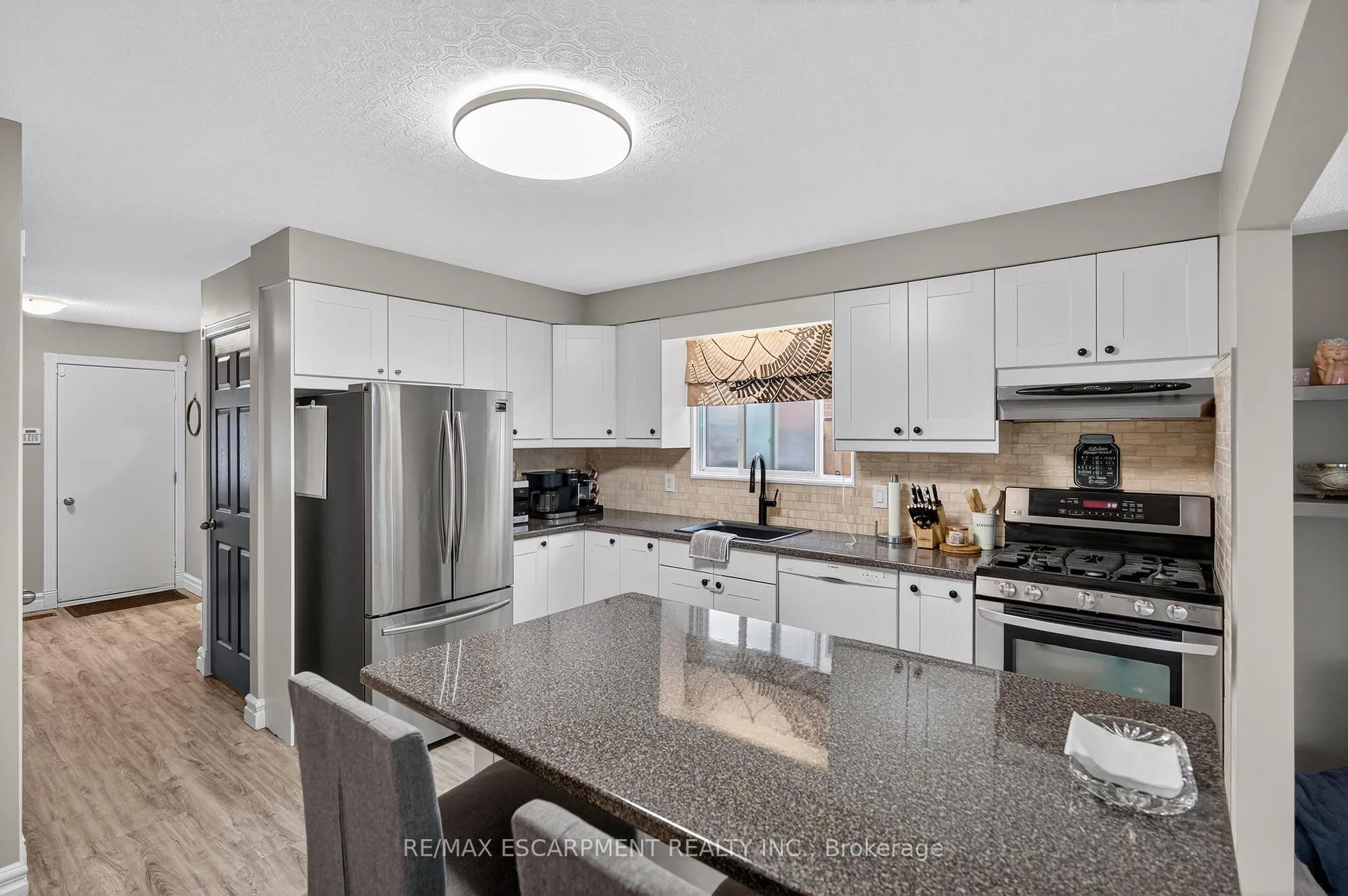 Photo 16 of 84 Branthaven Drive, Hamilton, Stoney Creek Mountain — HOMEH