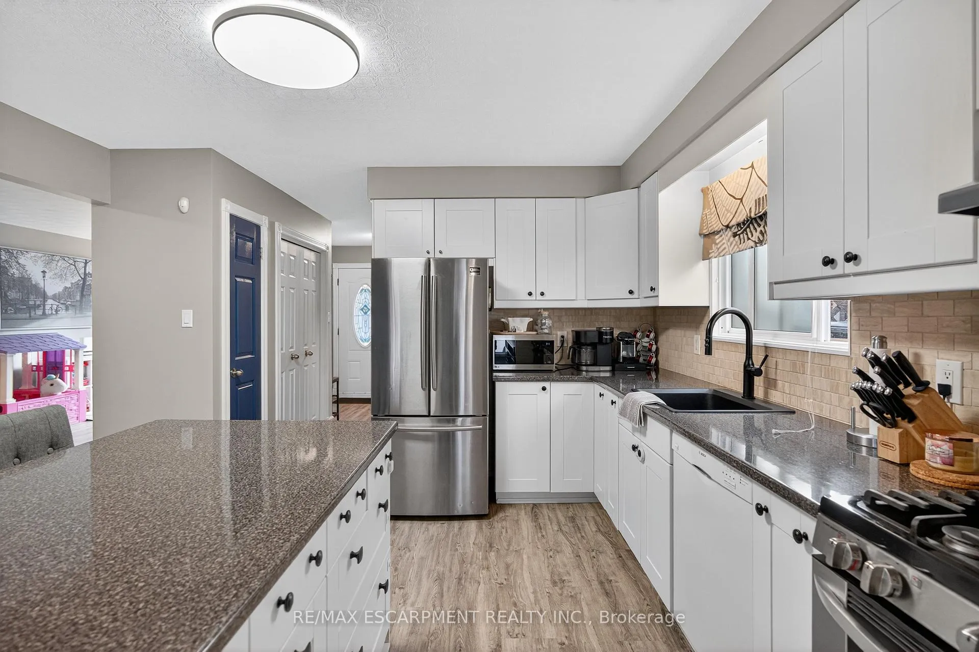 Photo 17 of 84 Branthaven Drive, Hamilton, Stoney Creek Mountain — HOMEH