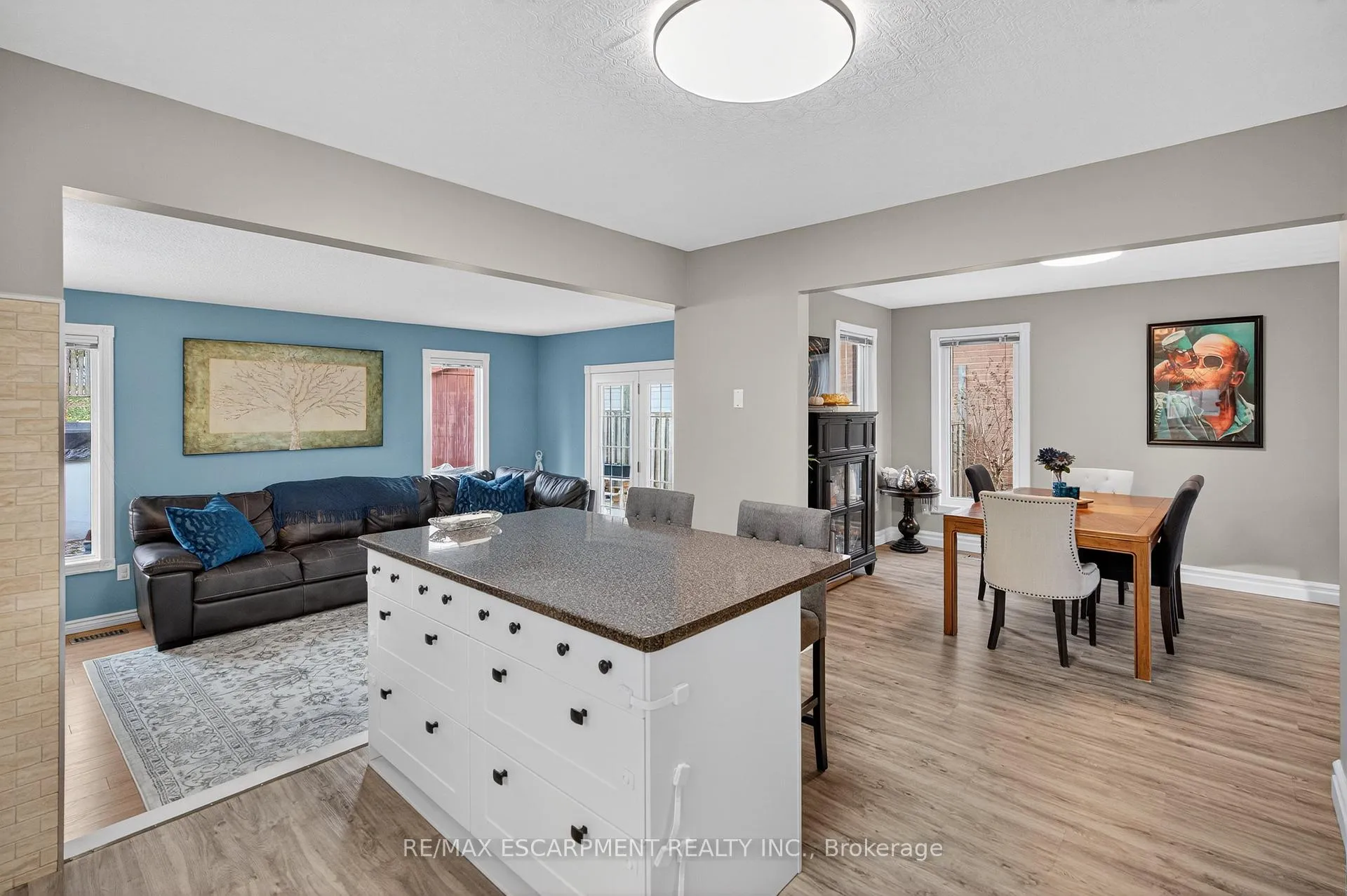 Photo 19 of 84 Branthaven Drive, Hamilton, Stoney Creek Mountain — HOMEH