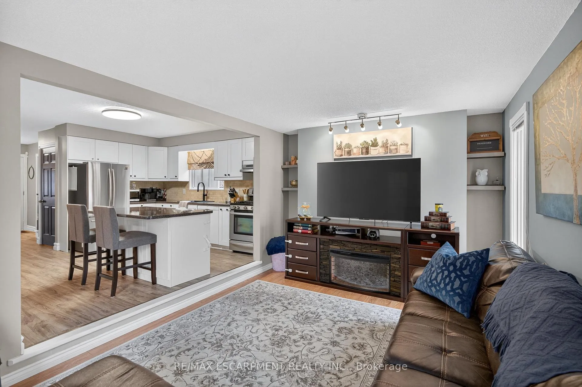 Photo 22 of 84 Branthaven Drive, Hamilton, Stoney Creek Mountain — HOMEH