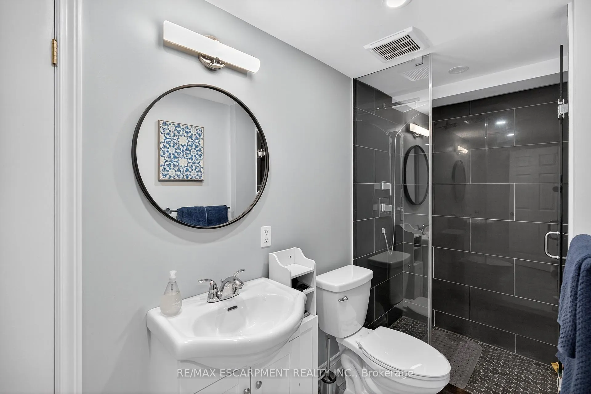 Photo 40 of 84 Branthaven Drive, Hamilton, Stoney Creek Mountain — HOMEH
