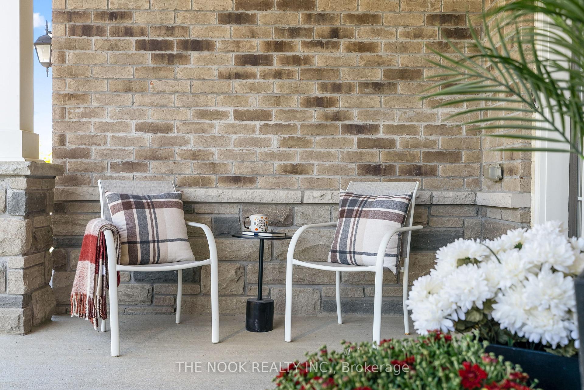 Photo 4 of 207 Northglen Boulevard, Clarington, Bowmanville — HOMEH