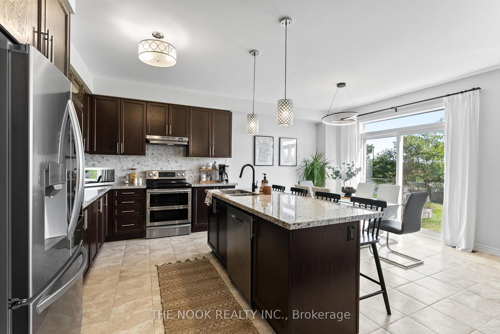 Photo 9 of 207 Northglen Boulevard, Clarington, Bowmanville — HOMEH