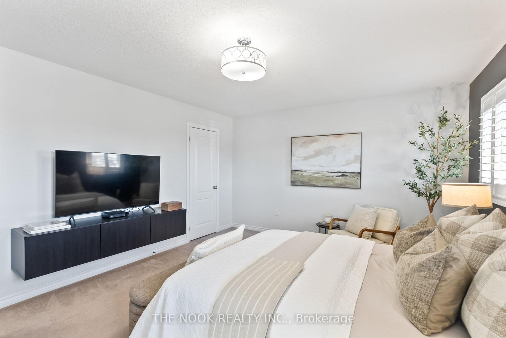 Photo 32 of 207 Northglen Boulevard, Clarington, Bowmanville — HOMEH