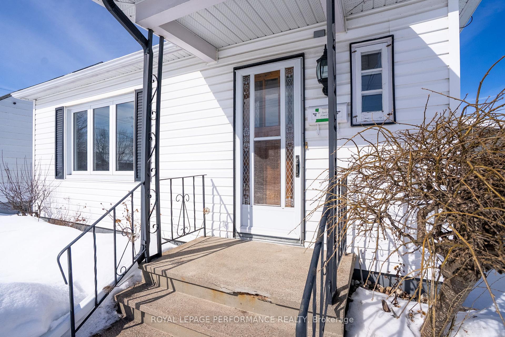 Photo 3 of 1206 2nd Street E, Cornwall — HOMEH