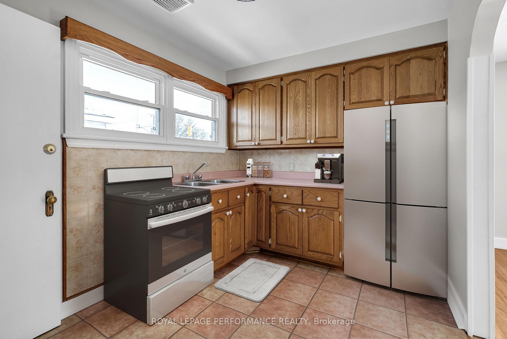 Photo 9 of 1206 2nd Street E, Cornwall — HOMEH