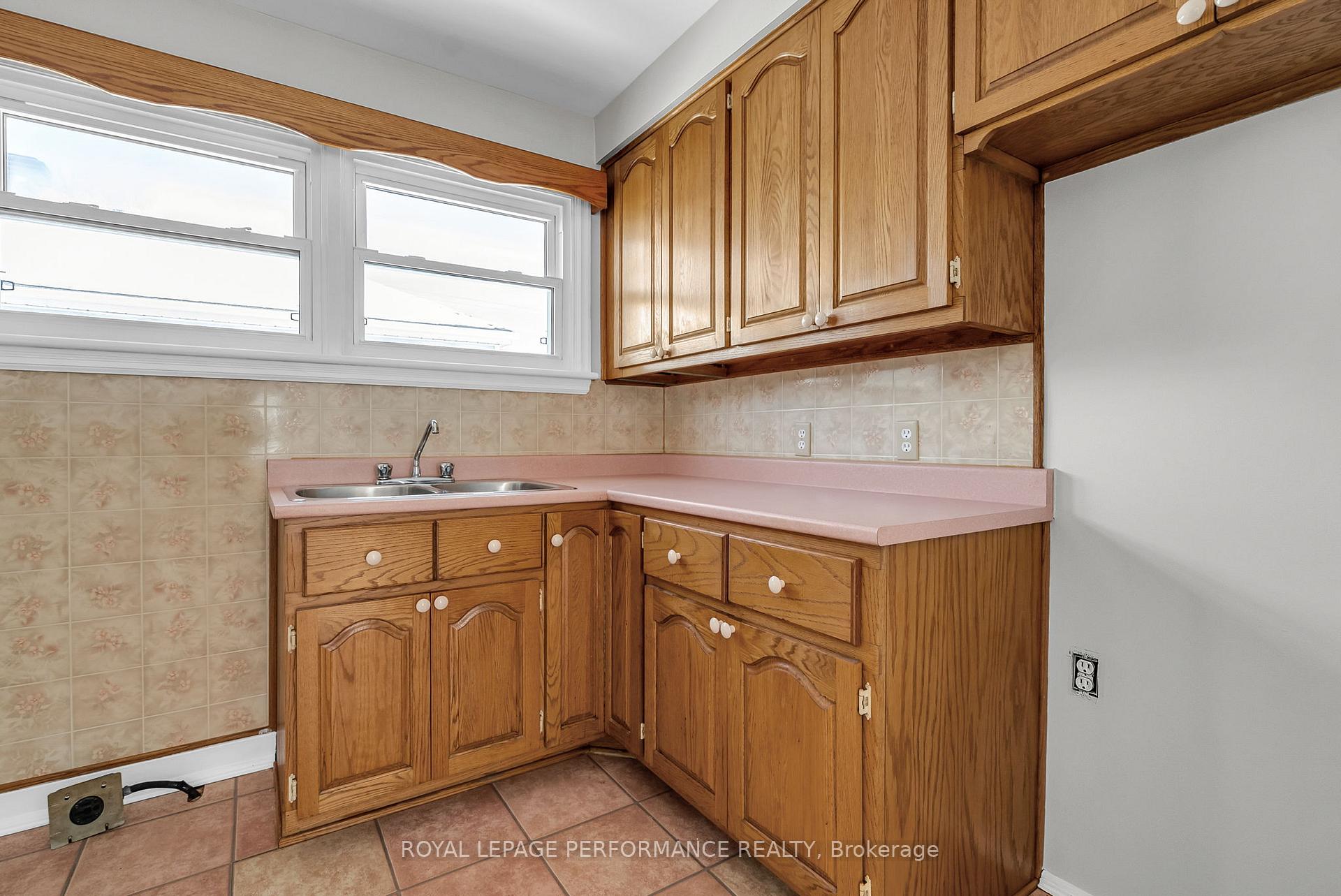 Photo 14 of 1206 2nd Street E, Cornwall — HOMEH