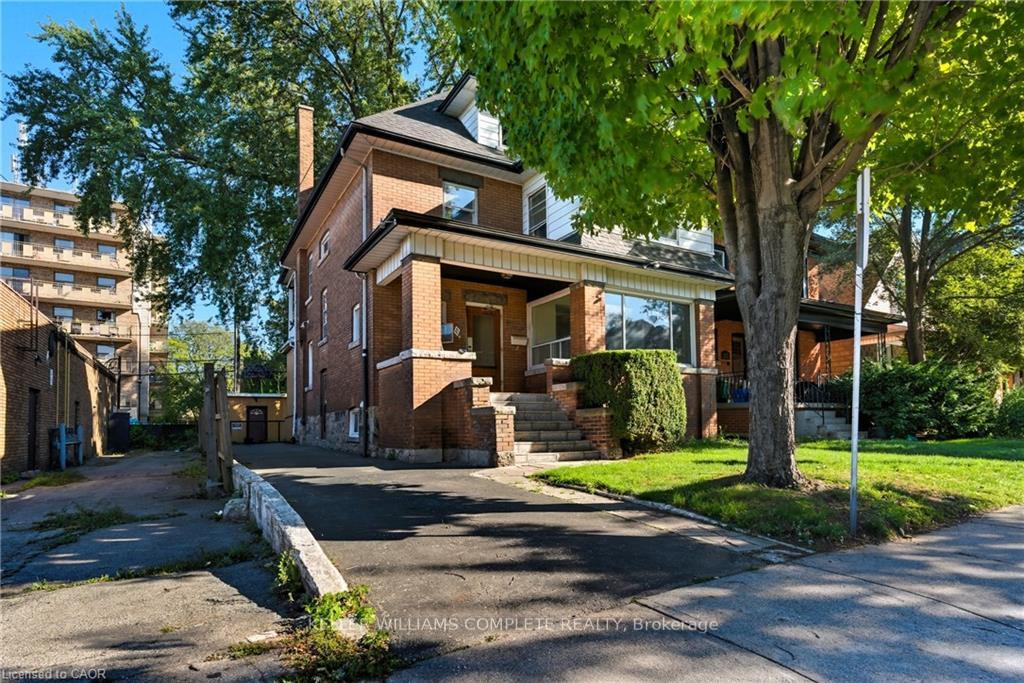 Front of 11 Holton Avenue S