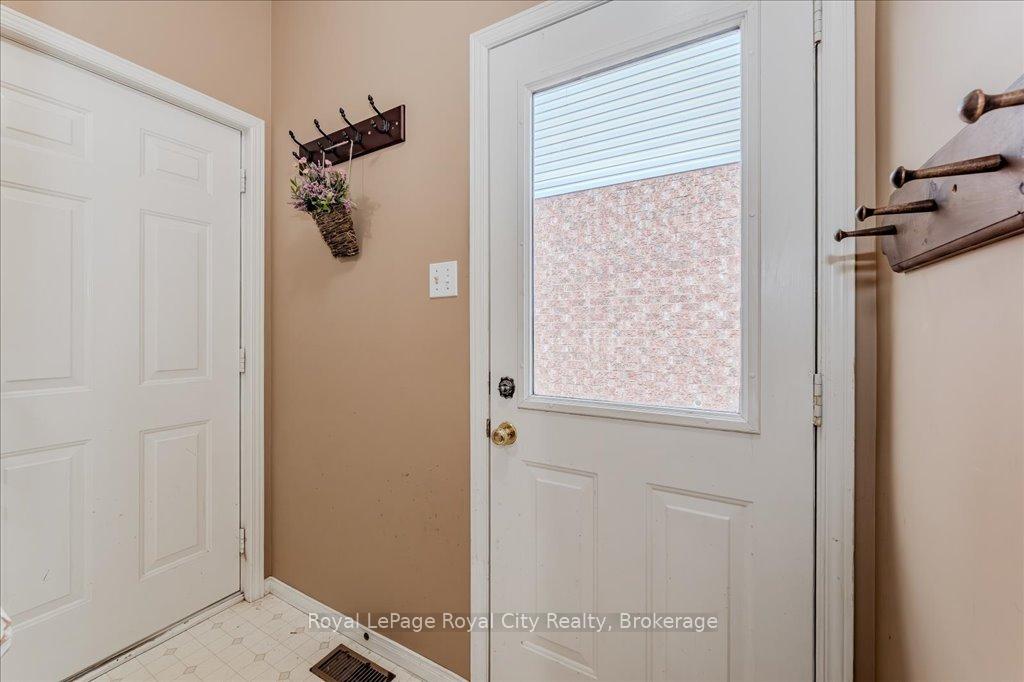 Photo 2 of 85 Inverness Drive, Guelph, Victoria North — HOMEH