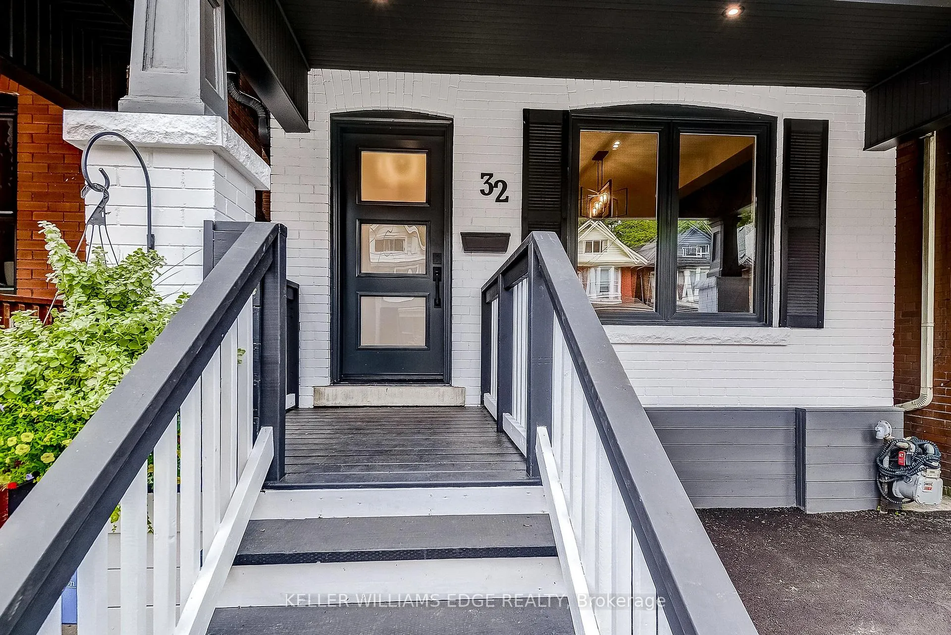Photo 3 of 32 Cumberland Avenue, Hamilton, St. Clair — HOMEH