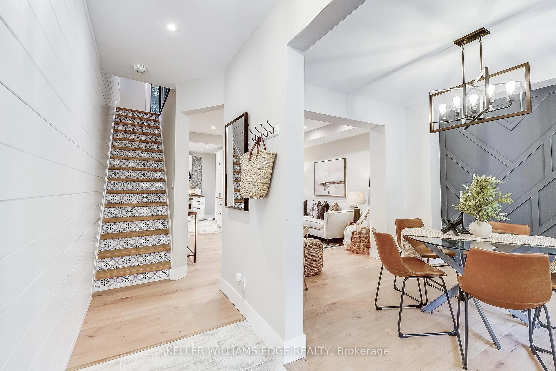 Photo 5 of 32 Cumberland Avenue, Hamilton, St. Clair — HOMEH