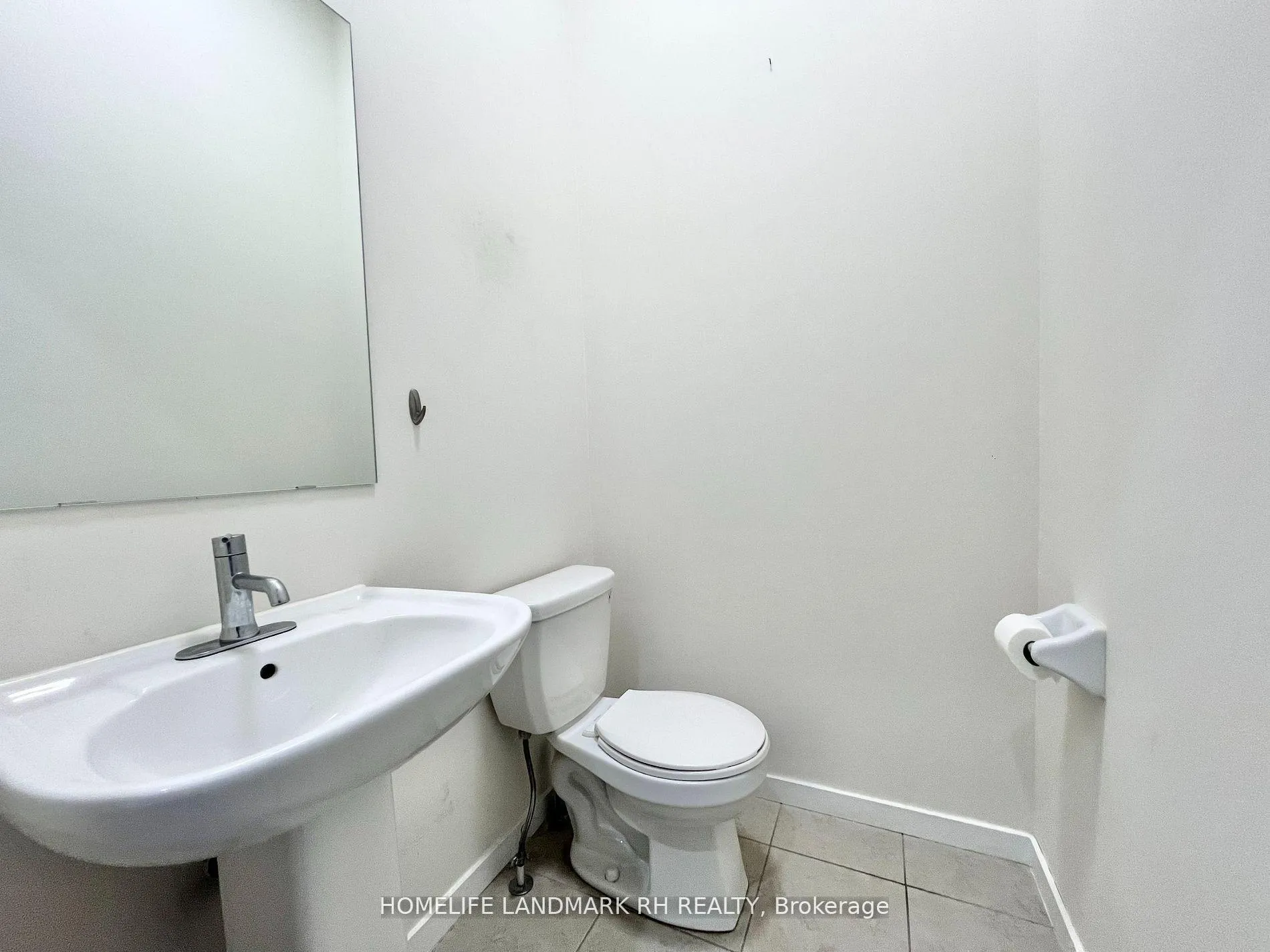 Photo 15 of 28 Elyse Court, Aurora, Bayview Northeast — HOMEH