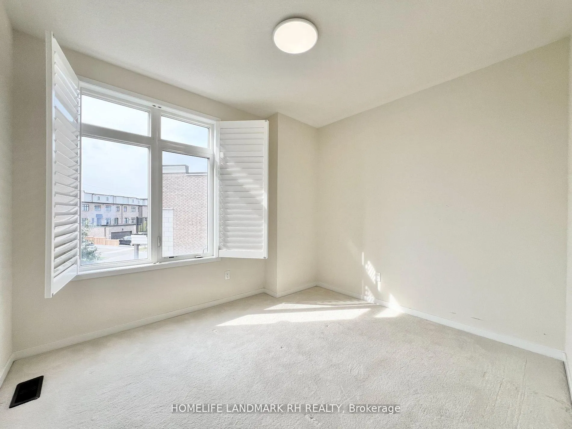 Photo 22 of 28 Elyse Court, Aurora, Bayview Northeast — HOMEH