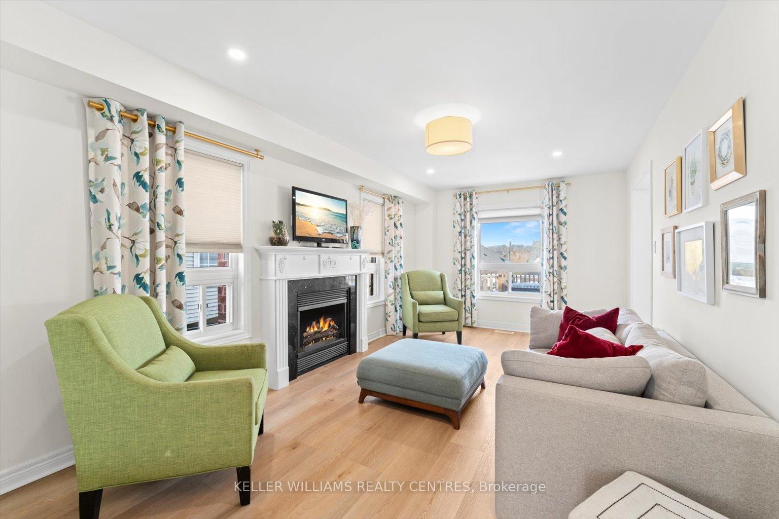 Photo 3 of 39 Silverstone Crescent, Georgina, Keswick South — HOMEH