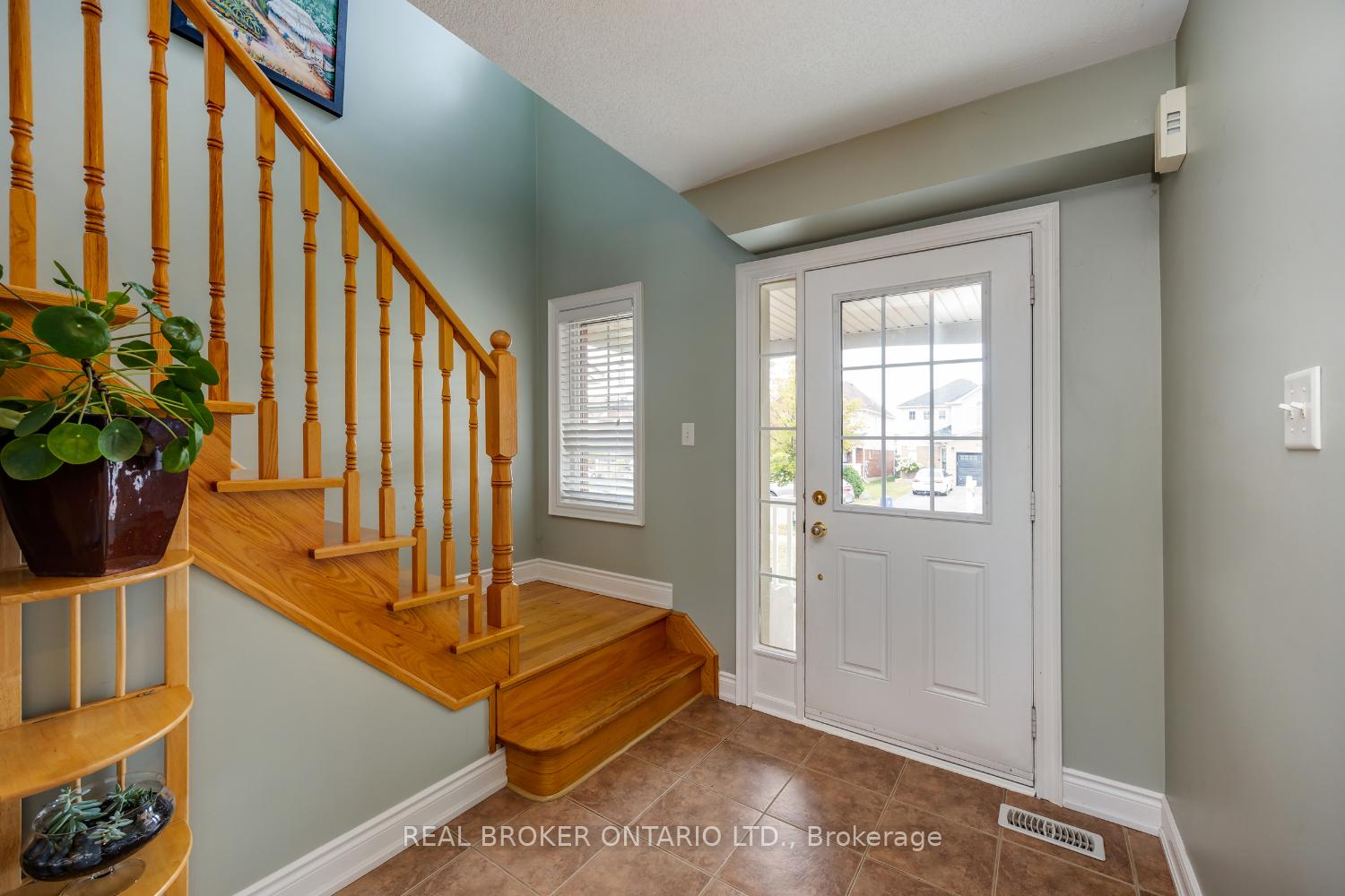 Photo 6 of 115 William Cowles Drive, Clarington, Bowmanville — HOMEH