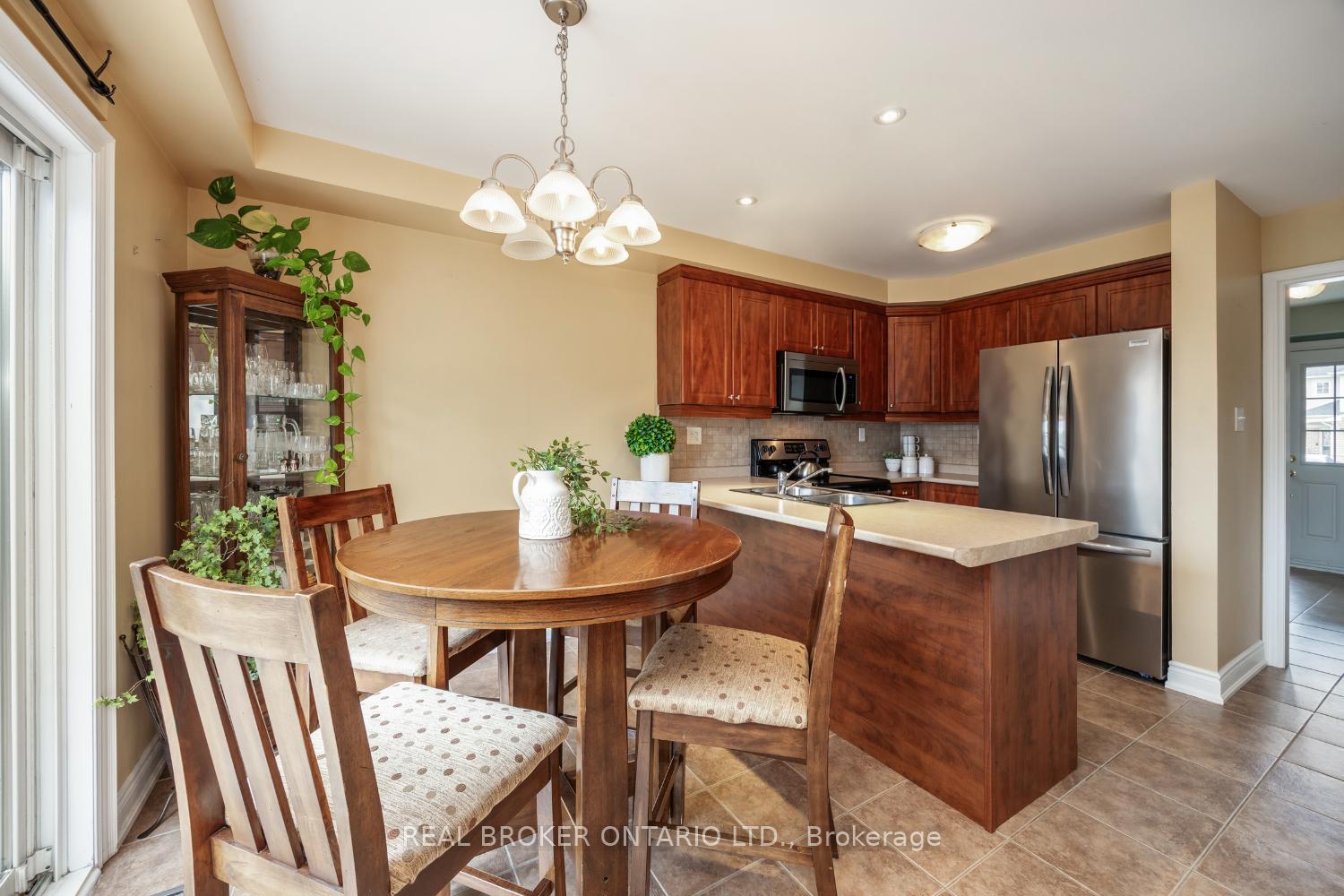 Photo 12 of 115 William Cowles Drive, Clarington, Bowmanville — HOMEH