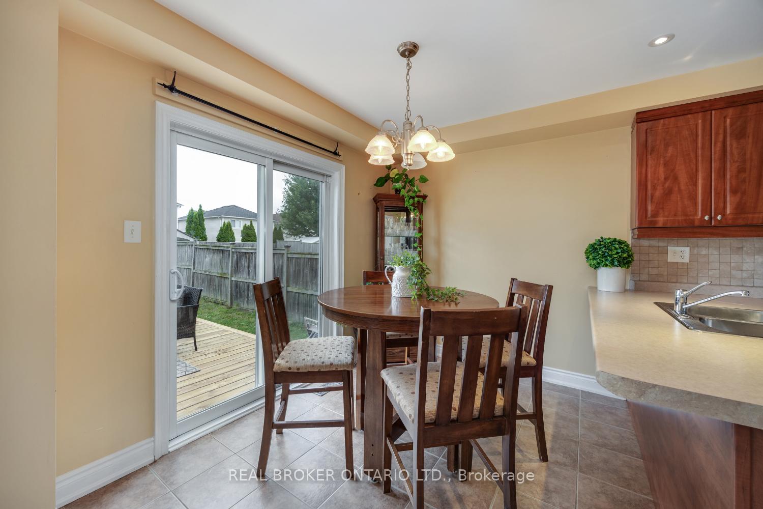Photo 13 of 115 William Cowles Drive, Clarington, Bowmanville — HOMEH