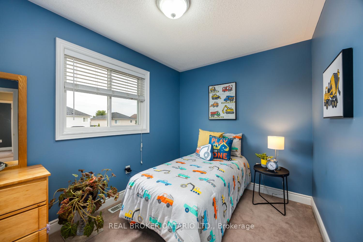 Photo 19 of 115 William Cowles Drive, Clarington, Bowmanville — HOMEH